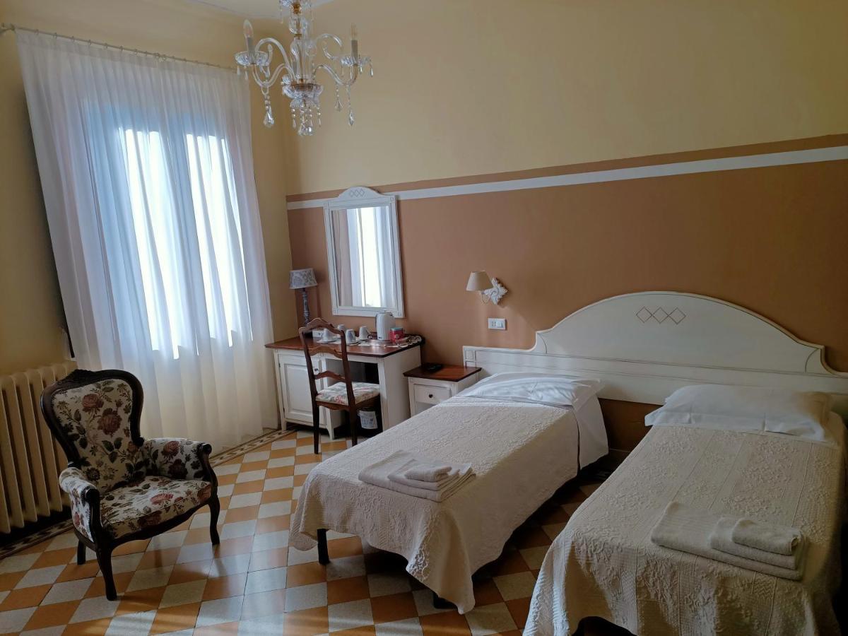 Guest House Domo Florenzia Eksteriør billede