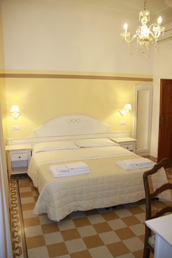 Guest House Domo Florenzia Eksteriør billede